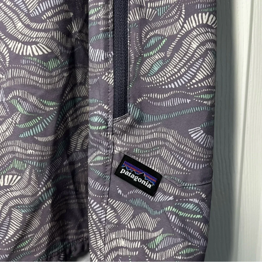 Patagonia Tyrolene Gray Pattern Bike Shorts Size 12